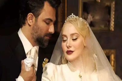 فیلم /رونمایی از  چیدمان تالار عروسی شاهانه و مجلل آرام جعفری و بابک انصاری / همه چی باشکوه از میزهای میهمانان تا لوسترها از سقف پارچه ای و ....