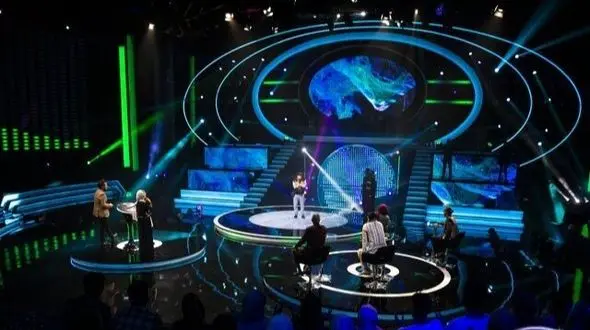 فیلم / غوغای اجرای بسیار زیبای شرکت کننده 15ساله صداتو با آهنگ نوستالژیک آنشرلی/ همه رو مات  مبهوت گذاشت ..