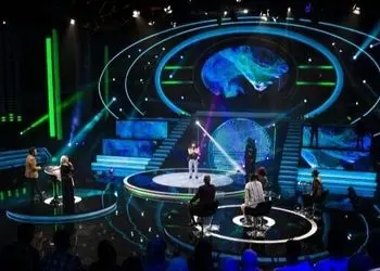 فیلم / غوغای اجرای بسیار زیبای شرکت کننده 15ساله صداتو با آهنگ نوستالژیک آنشرلی/ همه رو مات  مبهوت گذاشت ..