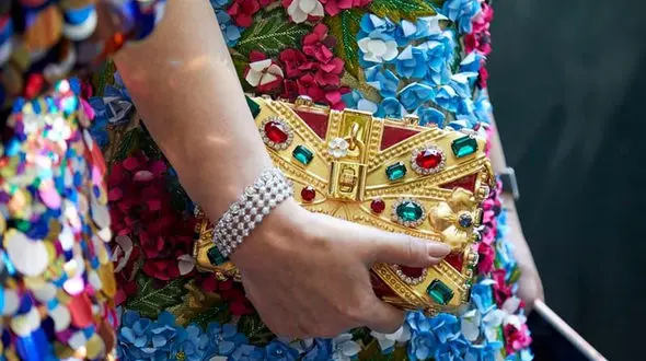 ماندگارترین لباس‌های خانم بازیگری که عین مجسمه‌هاست ! / شیک و خاطره انگیز