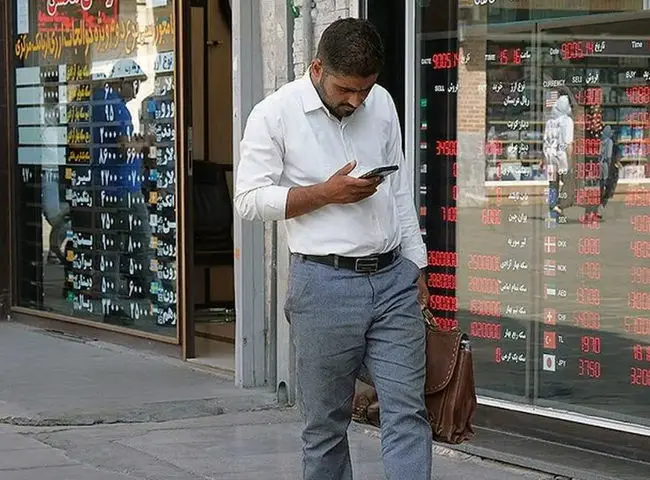 قیمت دلار آزاد امروز سه شنبه 28 بهمن 1404