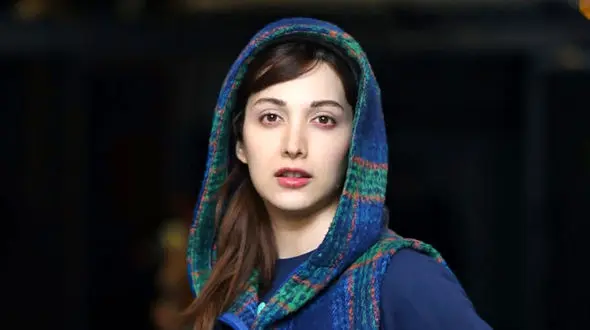 روشنک گرامی یکبار دیگر خاص بودنش را به رخ کشید