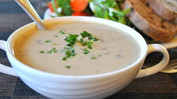 طرز تهیه سوپ گردو برای شب های سرد زمستان