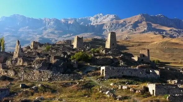 ببینید / نماهنگ بی کلام آرامش بخش به همراه تصاویر منظره باستانی + فیلم 