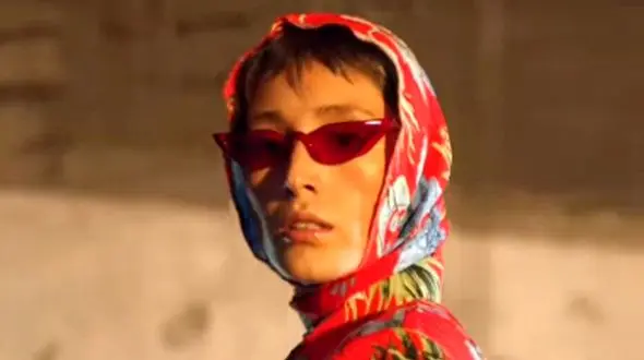 خلاقیت خنده دار فرشته حسینی برای استایل کردن به سبک جنتلمن های ایتالیایی/ همسر نوید محمدزاده کوله باری از ایده مد و فشن+عکس