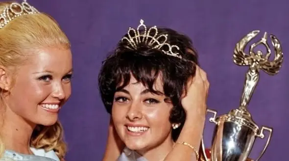 عکس ها  سفر در زمان / جذابیت دختران شایسته ایران / از اولین ملکه زیبایی ایران تا چهاردهمین قبل انقلاب 