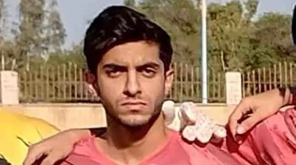 فوتبالیست آبادانی درگذشت/ مقصر کاهش تراز انرژی است یا دیر رسیدن آمبولانس؟