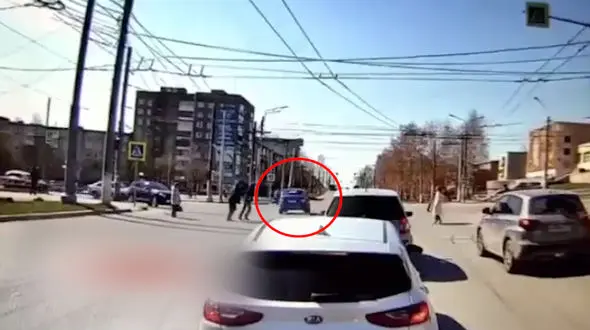 فیلم صحنه مرگ دلخراش 2 برادر ۱۱ و ۱۸ ساله در تصادف خودروی شاسی بلند