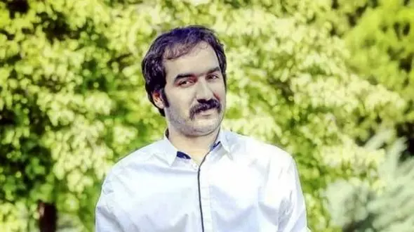 سجاد افشاریان: ۹گلوله برای وطن‌فروشان کنار بگذارید