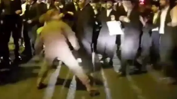 یهودی ها به سرباز زن در رژیم صهیونیستی رحم نکردند + فیلم را ببینید