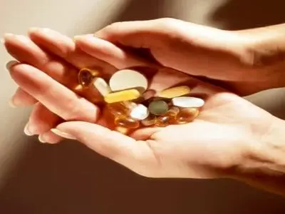 مصرف مولتی ویتامین ها: فواید یا خطرات؟