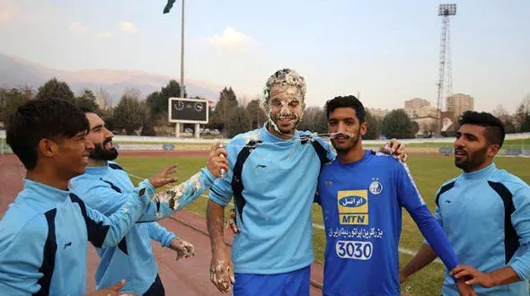 کیک مالی قربانی در تمرین استقلال (عکس)