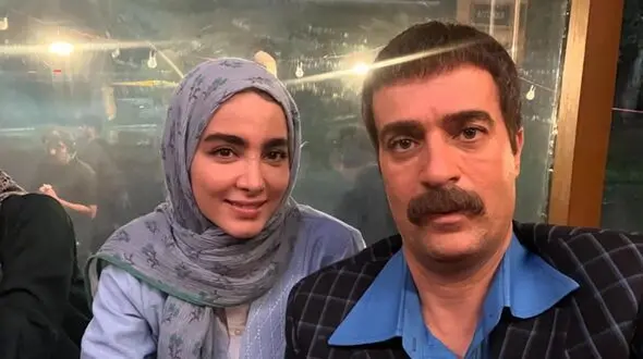 تیپ و استایل متفاوت سارای پایتخت 7 در واقعیت / سنا حسینی را خارج از سریال نمی شناسید!