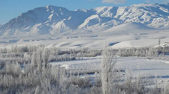 چهره زمستانی و زیبا، پس از بارش برف در صومای برادوست ارومیه + فیلم 