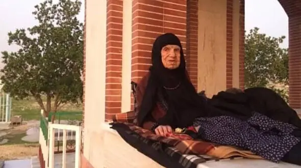 مادر نخستین شهید زن استان بوشهر آسمانی شد