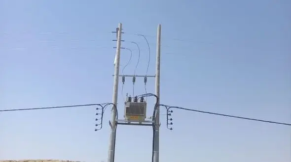 احداث شبکه و نصب ترانس جدید در دهق با هدف تأمین برق پایدار و افزایش ظرفیت برق رسانی