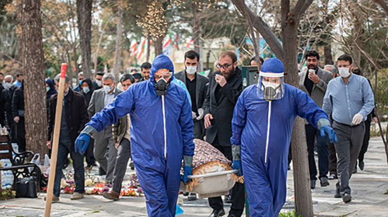 مراسم تدفین فاطمه رهبر که بر اثر کرونا فوت کرد