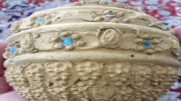  کشف سفال ایلخانی با تزئینات سنگ فیروزه در آذربایجان شرقی + عکس