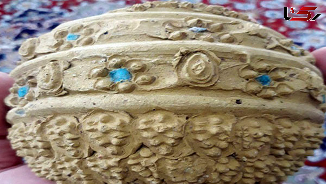  کشف سفال ایلخانی با تزئینات سنگ فیروزه در آذربایجان شرقی + عکس