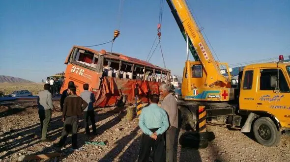 علت واژگونی اتوبوس دانش آموزان اعلام شد+عکس