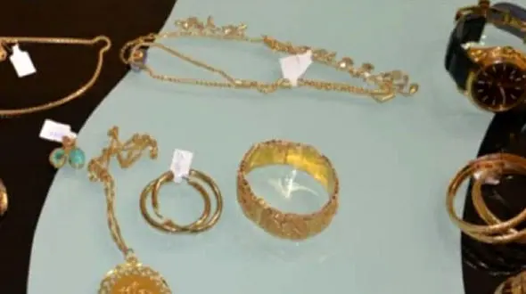 سرقت مسلحانه طلاهای یک زن  در شوش !