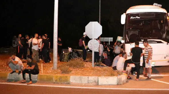 تعداد زیادی گردشگر ایرانی در آنتالیا خوار و خفیف شدند+ تصاویر