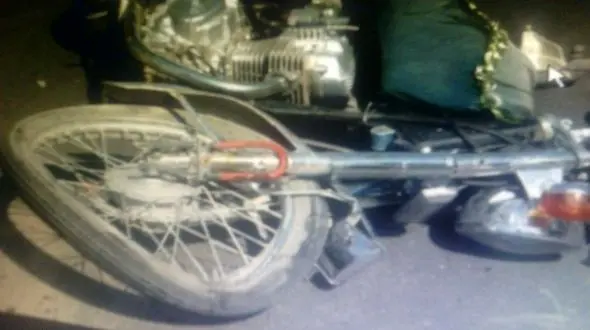 مرگ پیرمرد موتورسوار در تصادف جاده ای+ عکس 