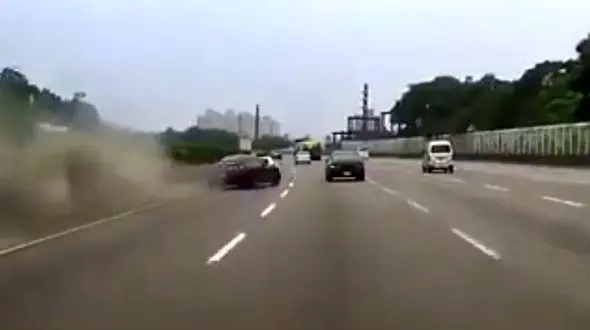 مسابقه ی خیابانی یک کشته و دو زخمی بر جا گذاشت + فیلم