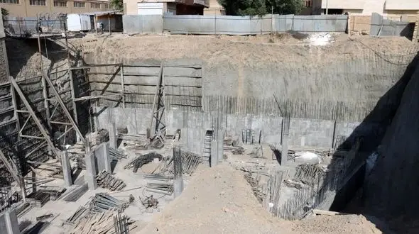 ریزش هولناک آوار هنگام گودبرداری/خانه های اطراف تخلیه شدند! 