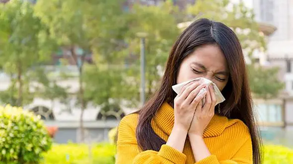 کسانی که حساسیت فصلی دارند مقابل کرونا ضعیف ترند؟