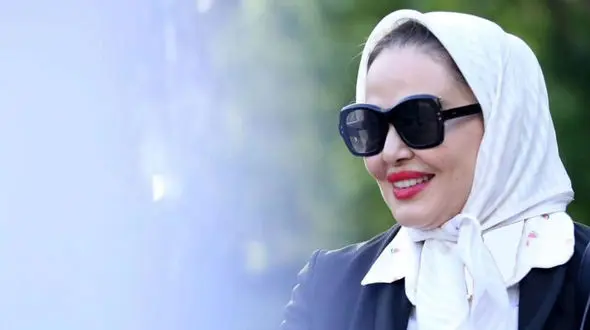 گنگ ترین استایل بهاره رهنما / عکس دیده نشده خیابان گردی خانم بازیگر با دختران جوان !