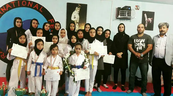 درخشش بانوان کیوکوشین کار سیرجانی