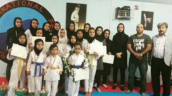 درخشش بانوان کیوکوشین کار سیرجانی
