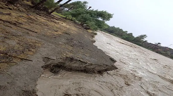 سیل در جاده بازرگان / چند نقطه تخریب شد
