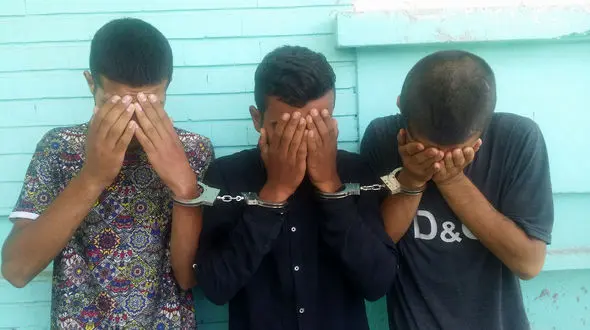 3 قلدر هنگام چاقوکش در سعادت آباد دستگیر شدند+ فیلم لحظه زورگیری وحشیانه 