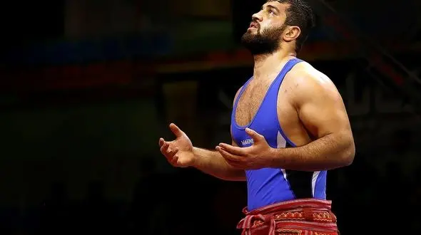 صادق زاده پهلوان سال 96 کشور شد