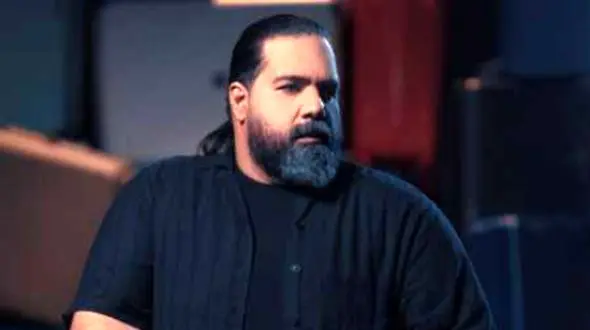 ویدئویی از حال جسمی نامساعد رضا صادقی در کنسرت!