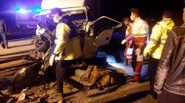 دو کشته در تصادف محور میمه به شاهین شهر + عکس