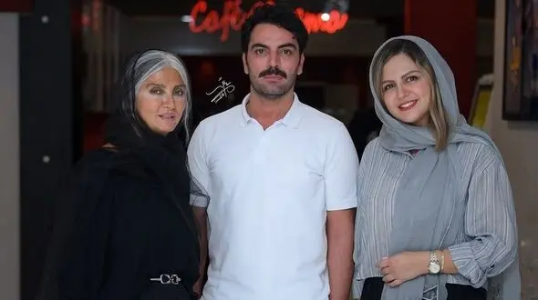 فیلم / نگاهی به جدیدترین تیپ و استایل خانم بازیگران فیلم «زعفرانیه»/ از لباس درخشان  رویا جاویدنیا تا  هلیا امامی از لیندا کیانی تا کاوه خداشناس و  سمیرا حسینی
