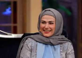 طبیعت گردی خانم لادن مستوفی با یک تیپ و استایل متفاوت