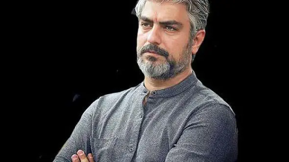 لباس نامتعارف مهدی پاکدل بین زنان نامحرم ! + عکس آقای بازیگر خوش تیپ !