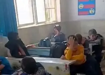 فیلم آواز جگرسوز /  معلم تو راه مدرسه تصادف کرده و فوت شده ببین دانش آموزان چه بلوایی میکنن ...