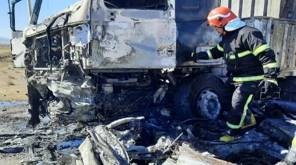 آتش سوزی خودرو در جاده ساوه  / یک نفر کشته شد