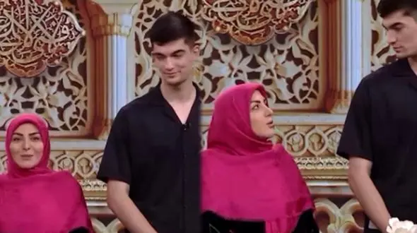 فیلم / اختلاف قد المیرا شریفی با والیبالیست های جوان تیم ملی / با پاشنه بلند هم نیم متری کوتاهتره ...