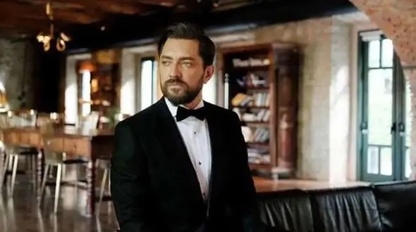 روز مادر در خانه بهرام رادان و مینا مختاری / تازه فهمیدم مامان‌ها چی می‌کشن و چی می‌سازن…حالا هر مادری رو که می‌بینم...