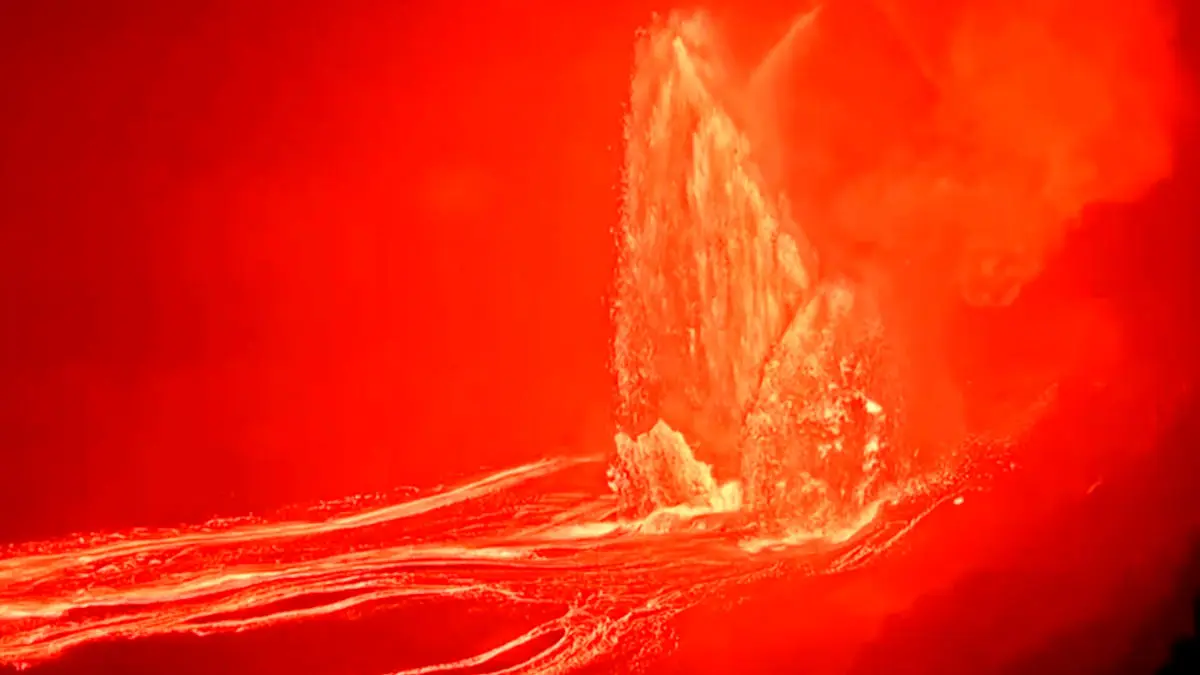 فیلم فوران دیدنی آتشفشان کیلاویا در هاوایی