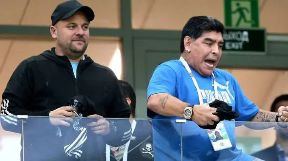 مسخره بازی های مارادونا بازهم جام جهانی را به هم ریخت!