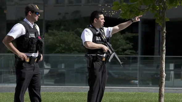 بازداشت زنی ۵۶ ساله در باشگاه خصوصی مرد معروف!