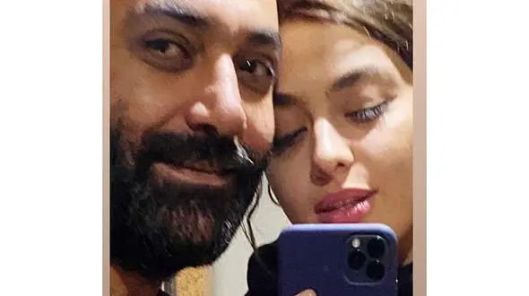  بازهم عکسی جنجالی از ریحانه پارسا و شوهرش این بار داخل ماشین !