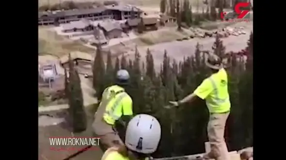 بتن ریزی با هلیکوپتر در عملیات عمرانی +تصویر